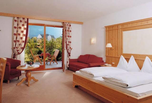 Hotel Garni Partaneshof Merano Exterior photo